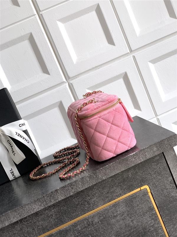 2026127215530862 600